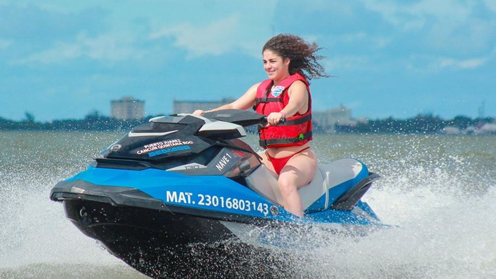 Cancun 1-Hour Double Jet Ski Rental