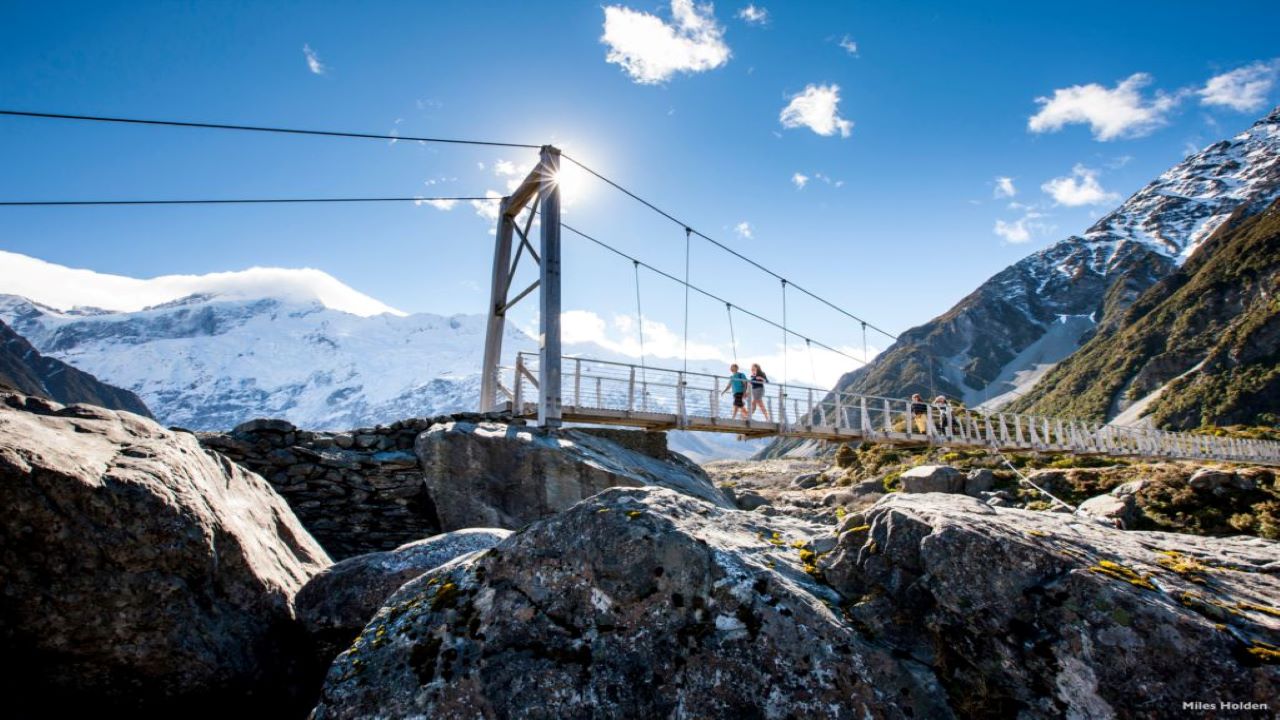Mt Cook & Tasman Glacier Viewpoint Small Group Tour from Queenstown