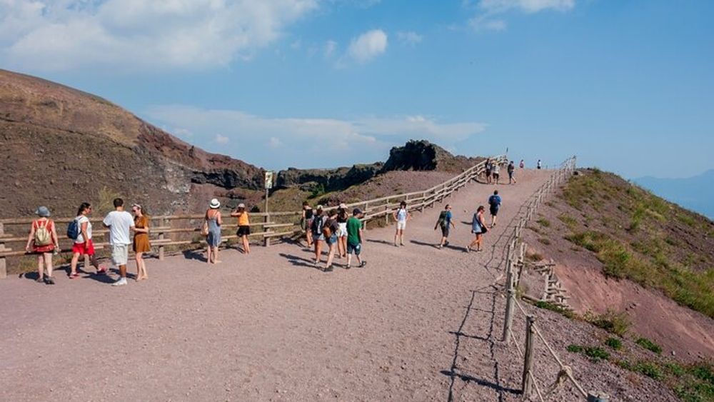 Round trip + Entrance ticket for the Vesuvio Park from Ercolano