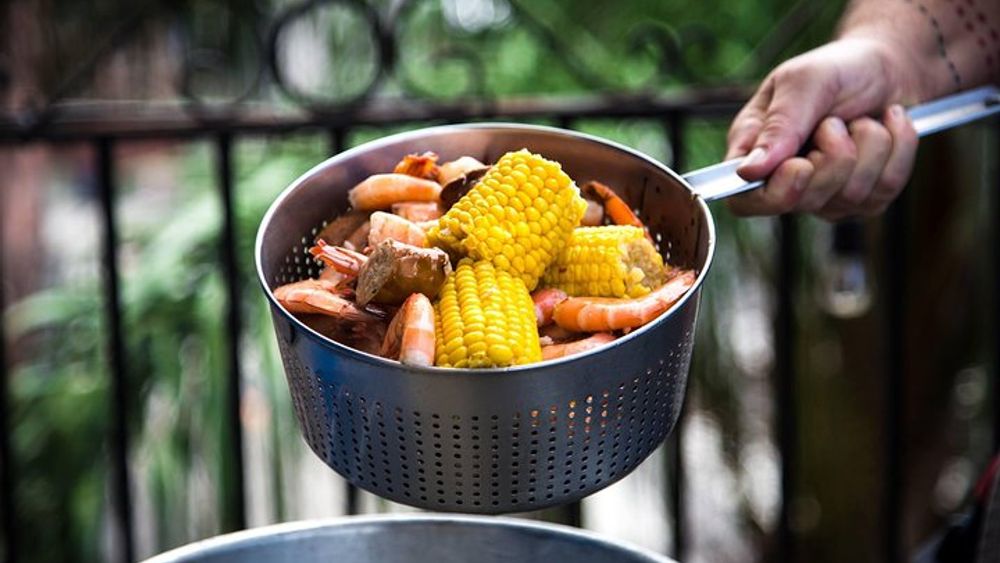Shrimp Boil Cabaret -Fun Cajun Food Experience and a Show