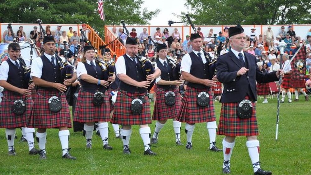 Round-Trip Transportation to the Braemar Highland Games from Edinburgh