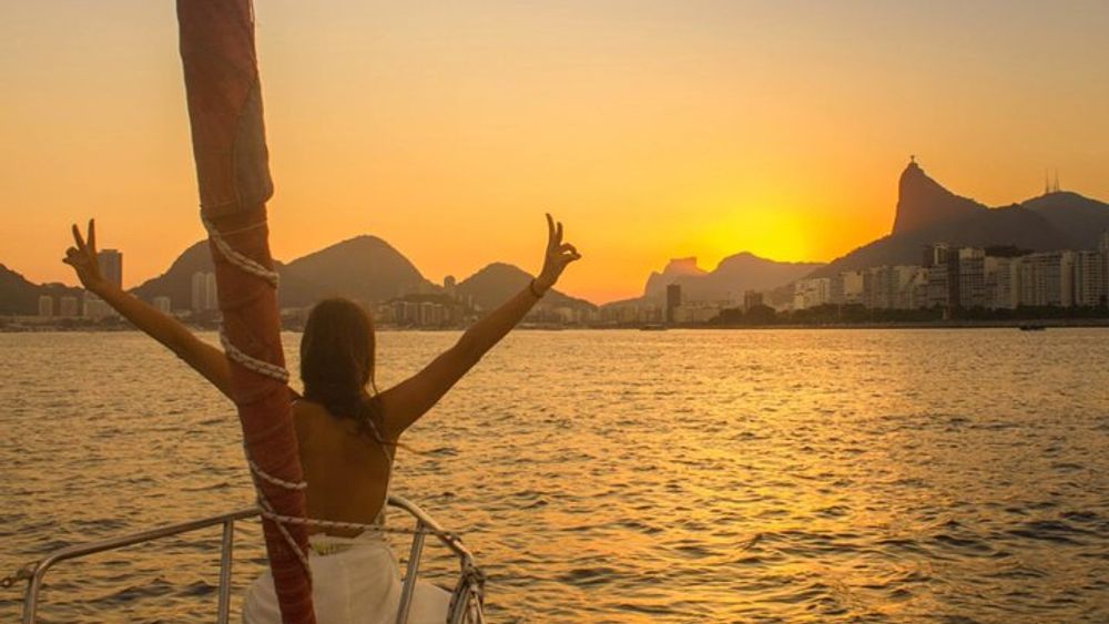 Sunset Sailing Tour in Rio de Janeiro - DDRio