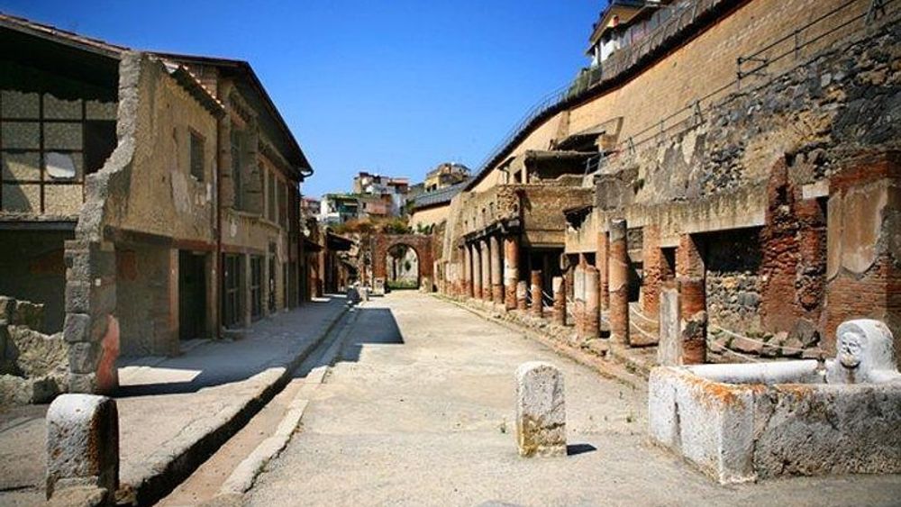 Pompeii and Herculaneum tour by train from Sorrento