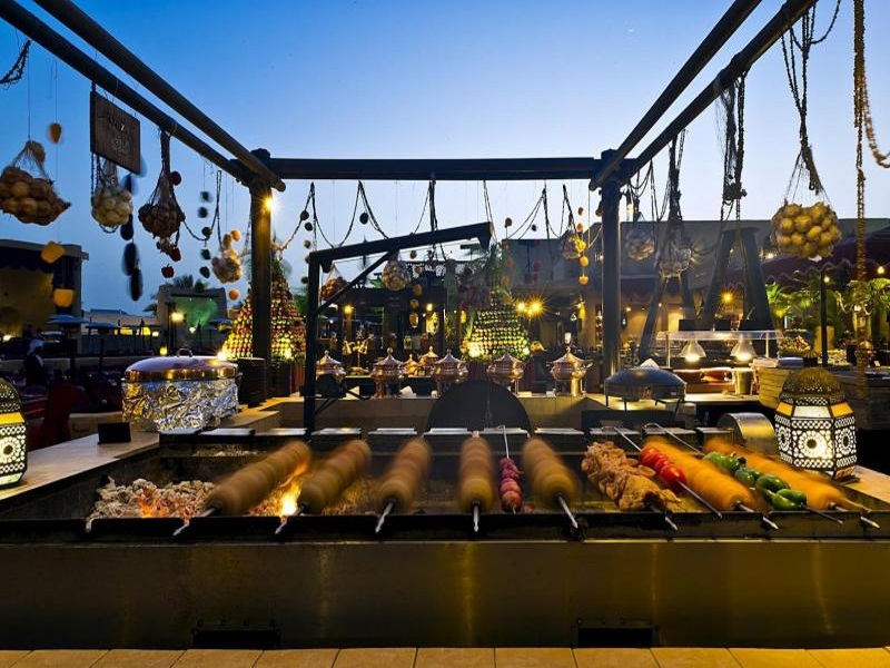 Dining at Al Hadheera Restaurant in Bab Al Shams Hotel