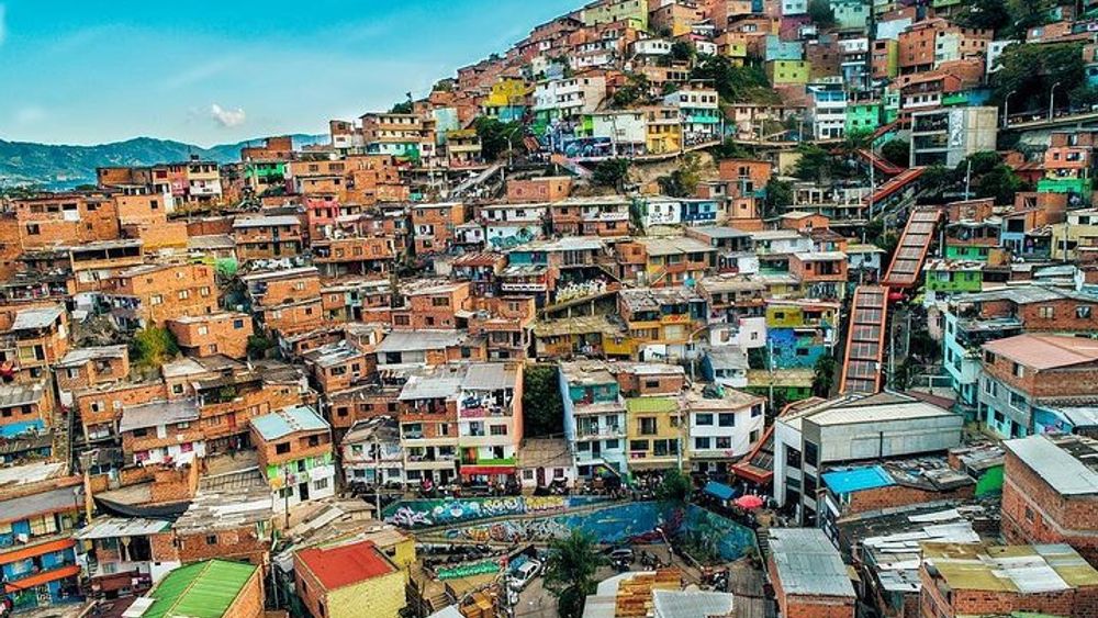 Comuna 13 Graffiti Tour and Street Food