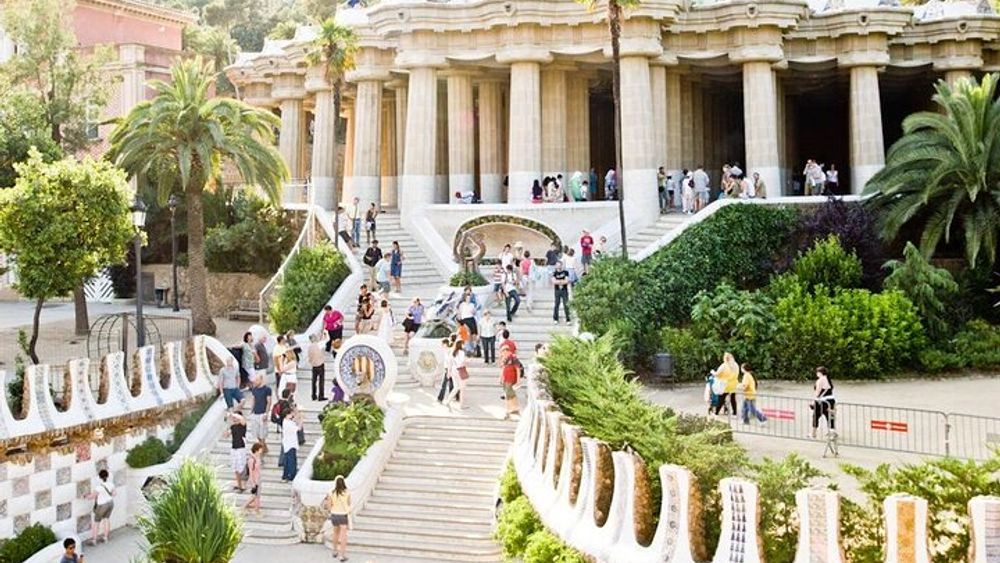 Park Güell Guided Tour with Skip the Line Tickets
