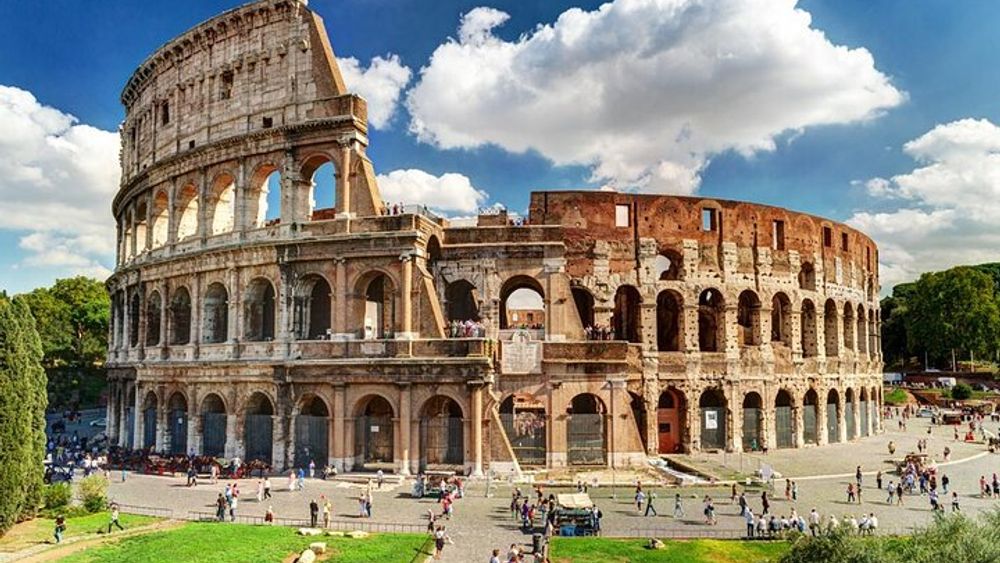 Rome Small-Group Skip-the-Line Colosseum, Imperial Forum Tour