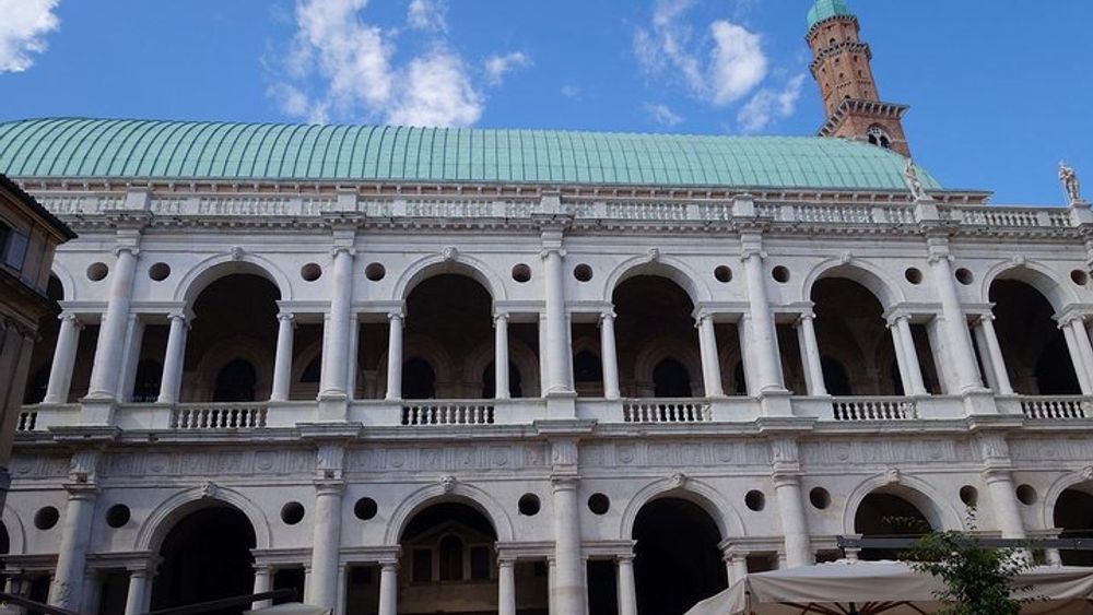 Vicenza City Sightseeing Walking Tour of Must-See Sites With a Local Guide