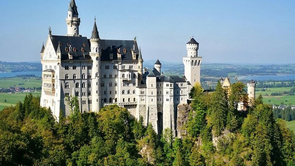 Munich to Neuschwanstein Castle Bus Tour with Alpine Bike Tour