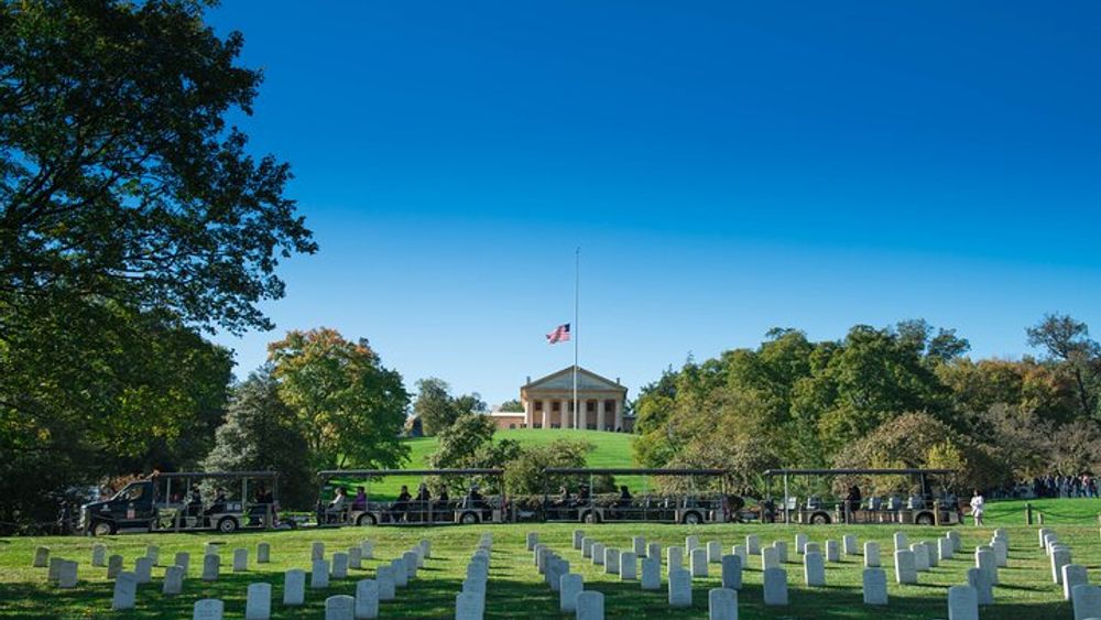 Hop-On Hop-Off 21 Stop Trolley Tour + Arlington Cemetery