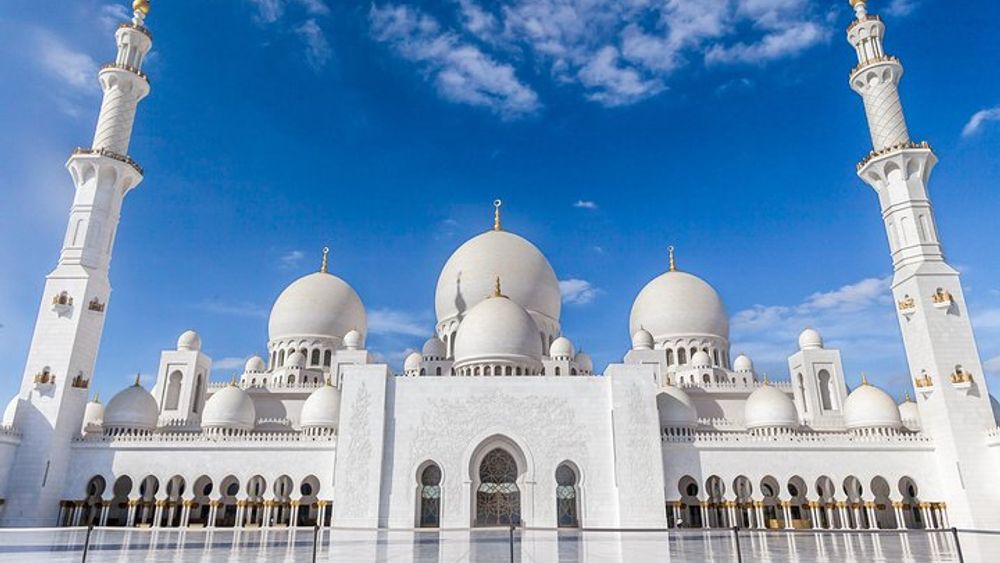 Abu Dhabi with Louvre Small-Group Tour from Dubai