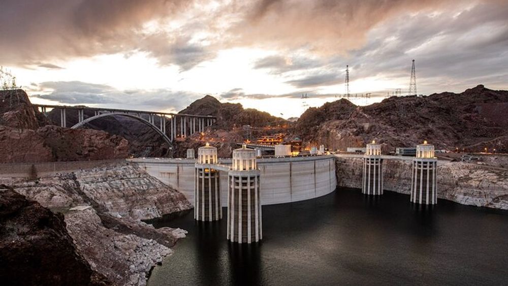 Hoover Dam from Las Vegas With American Traditional Hot Breakfast