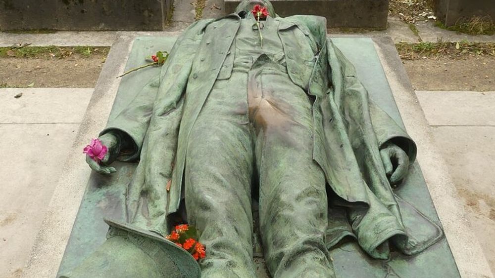 Père Lachaise Cemetery Sex and Death Walking Tour