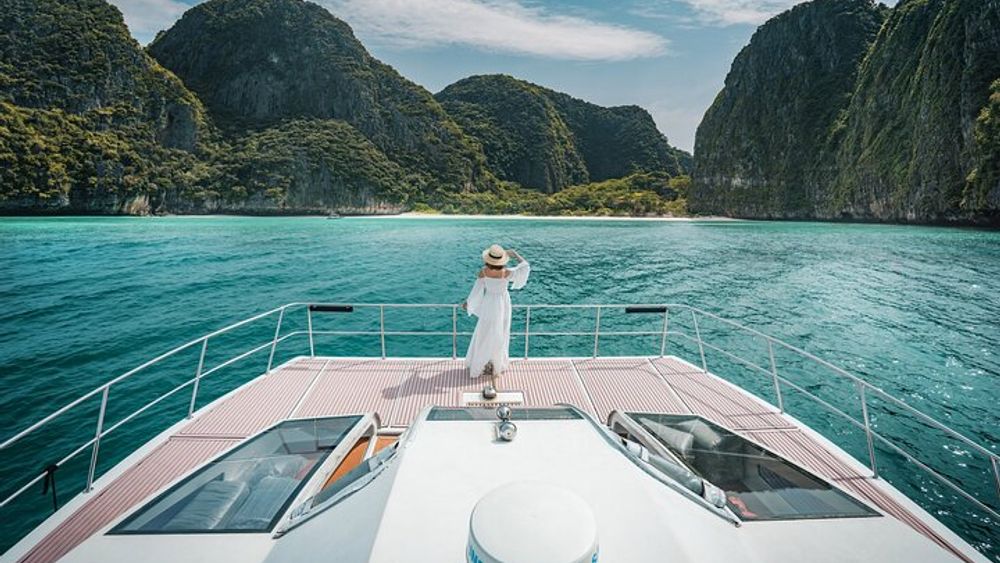 Phuket: Full-Day Phi Phi Islands, Maiton island Trip by Speed Catamaran