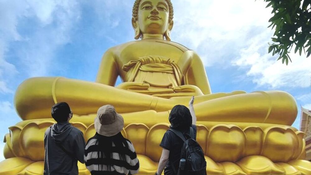 Giant Buddha and Bangkok Local Tour