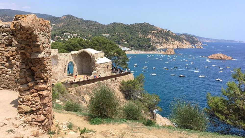 Barcelona: Tossa de Mar, Boat Trip and lots of free time!