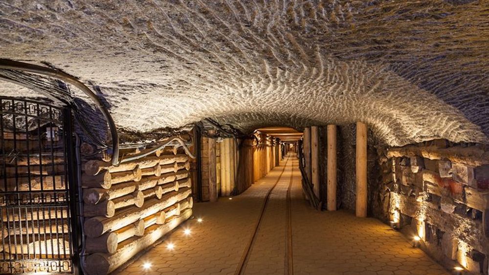 From Krakow: Wieliczka Salt Mine Live Guided Group Tour