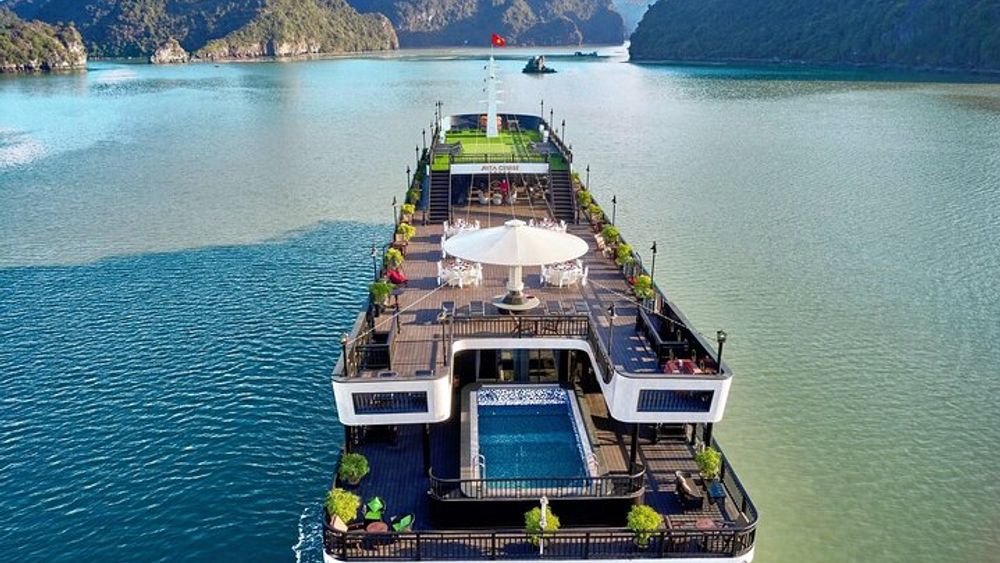 Rita Cruise: Luxury 5 Star Cruise in Ha Long Bay from Hanoi