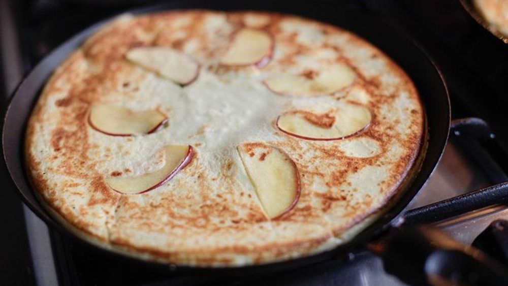 Amsterdam: Dutch Pancakes Cooking Class by the River Amstel