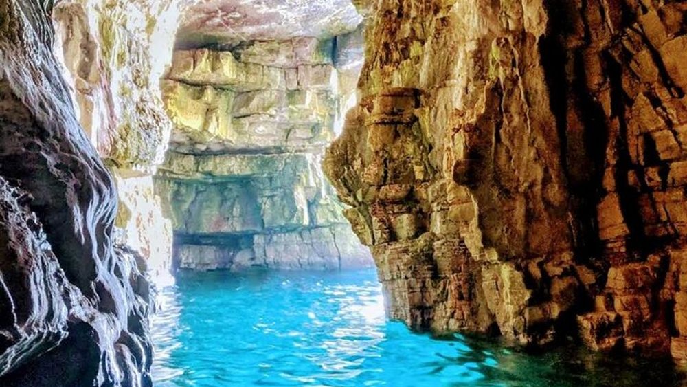 Pula Sea Cave Kayaking Tour