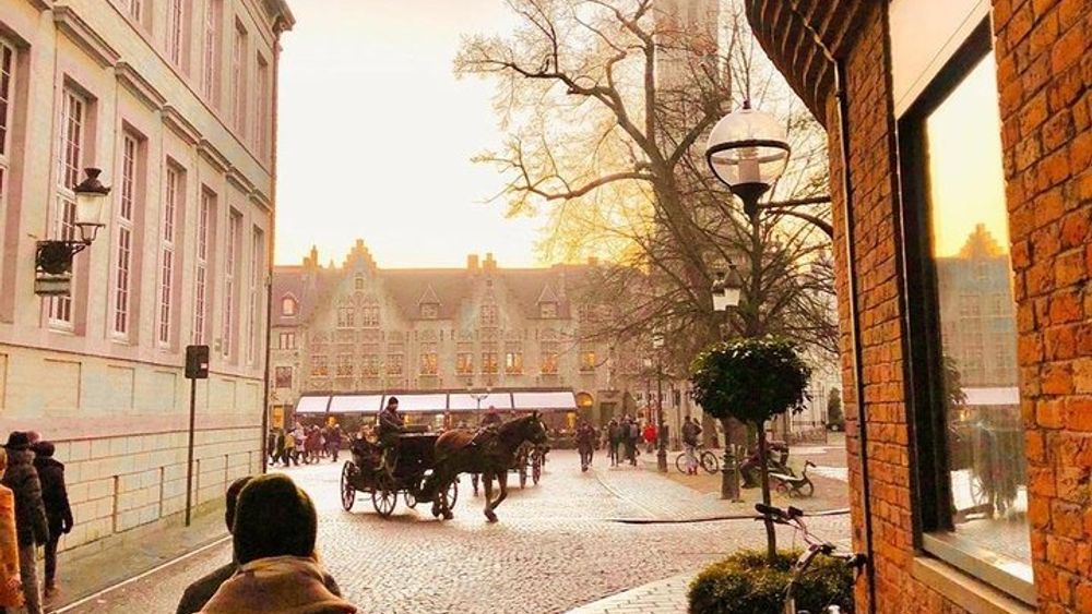 PRIVE Bruges tour with a local friend
