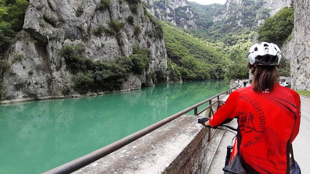 Tour in eBike Riserva Gola del Furlo and Tartufo