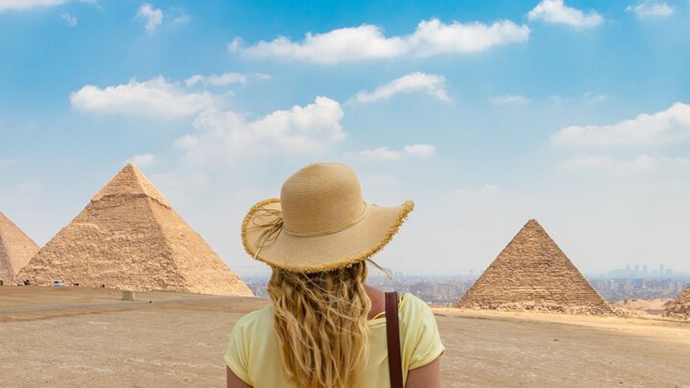 Giza Pyramids and Sphinx Small-Group Half-Day Guided Tour