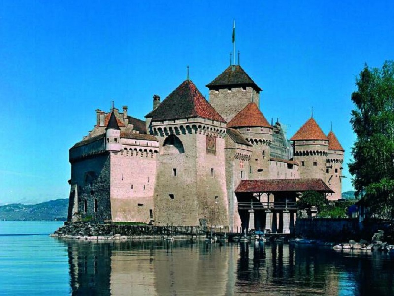 Chaplin Montreux Chillon castle