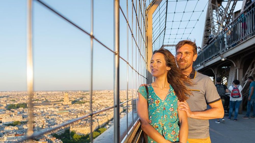 Eiffel Tower Priority Access Summit Option with Seine River Cruise & Paris Tour