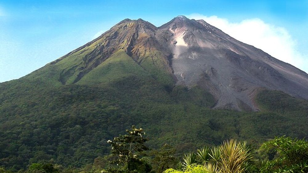Baldi Hot Springs and Arenal Volcano Day Trip from San Jose