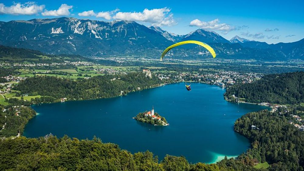 Lake Bled Tandem Paragliding Activity