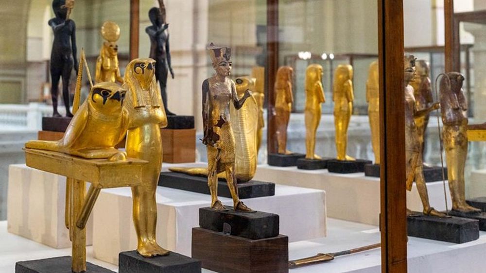Full day To Giza Pyramids,Egyptian museum & Khan El Khalili Bazar