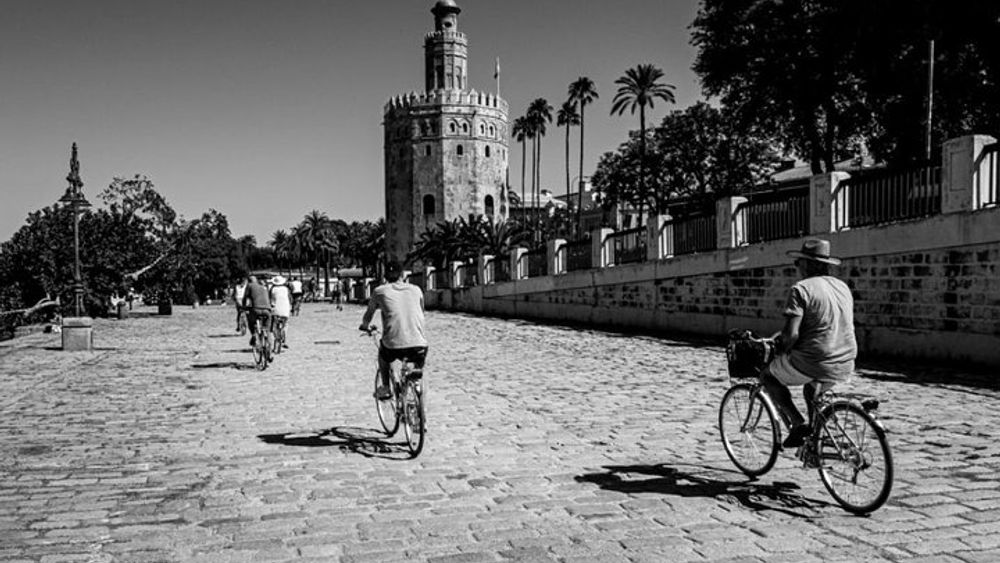 Sunrise Bike Tour Sevilla (9:00am)