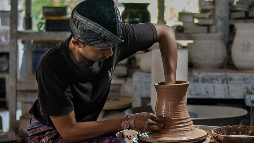 3 Hour Wheel Throwing Basic Ceramic Class in Bali