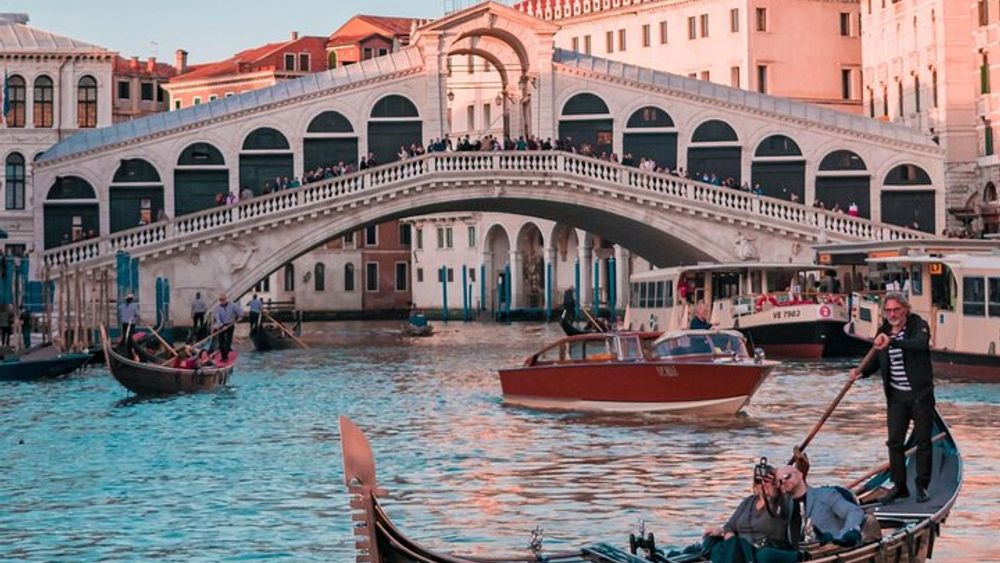 Venice Walking Tour: Rialto Market, San Polo, and Cannareggio