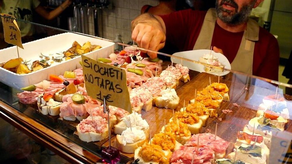 Venice Walking Food Tour with Lunch and Gondola