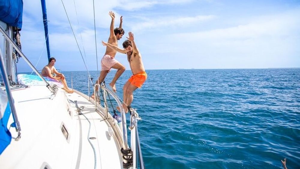 3-Hour Barcelona Sailing Tour with Swimming, Snacks, and Drinks.