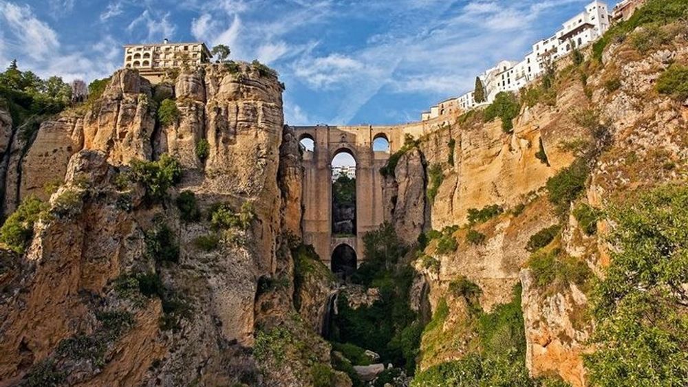 Ronda and Setenil de las Bodegas tour from Malaga