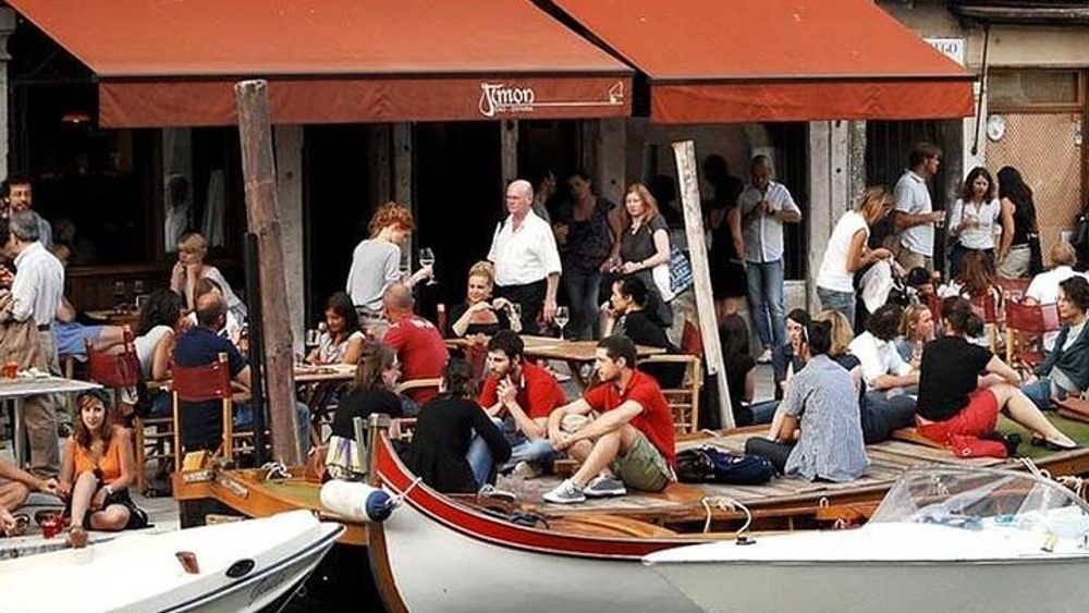 Venice: Jewish Ghetto & Cannaregio Area Food Tour: Pasta Wine Gelato and More!