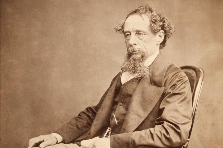 Charles Dickens' Birthplace Portsmouth Day Tour from London