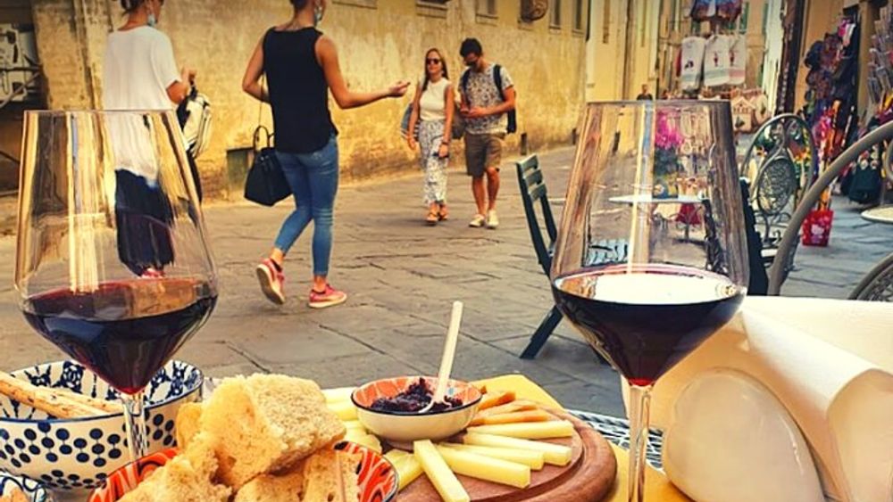 Siena Walking Tour with Food and Chianti Wine