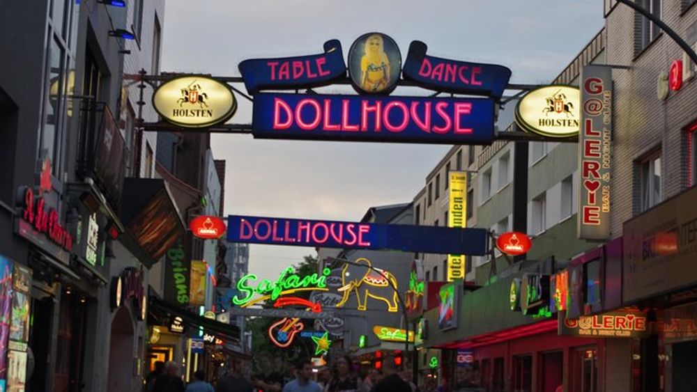 Hamburg Reeperbahn Street and Red Light District Tour