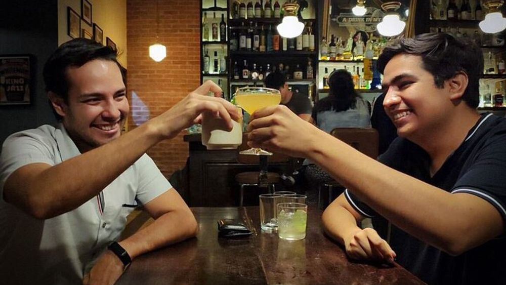 Friday Night Bar Crawl in Guadalajara
