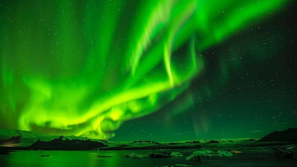 Classic Northern Lights Midnight Tour From Reykjavik