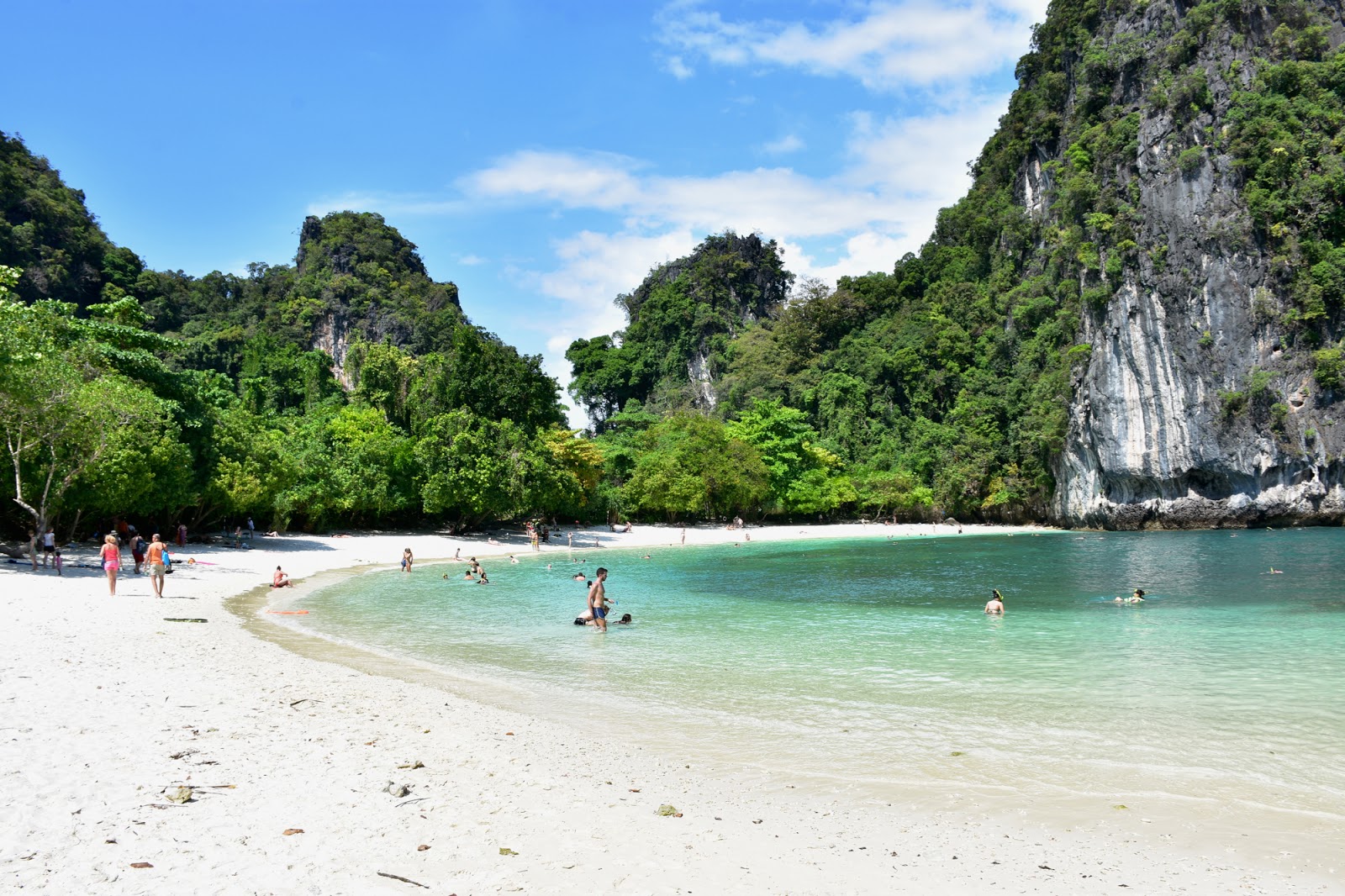 Hong Island Sightseeing Tour by Speed Boat from Krabi