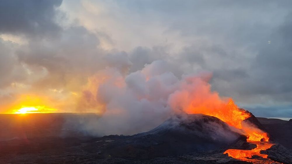 Small-Group Fagradalsfjall Volcano Hike with a Geologist