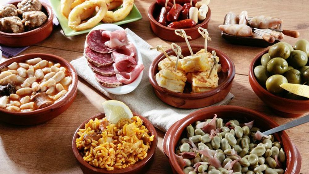 Granada, Albaicin Tapas Tasting and Sightseeing Walking Tour