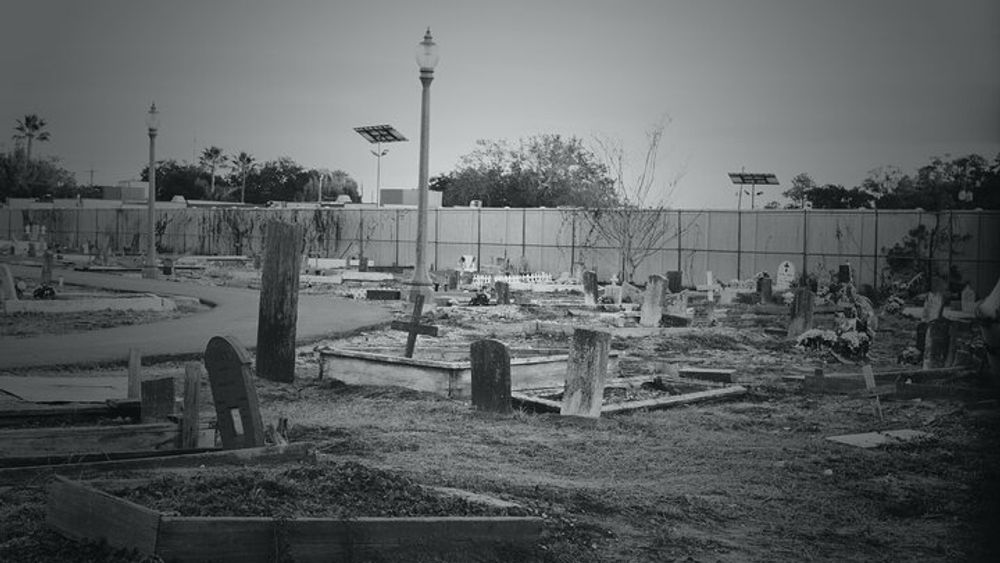 New Orleans Cemetery Bus Tour After Dark