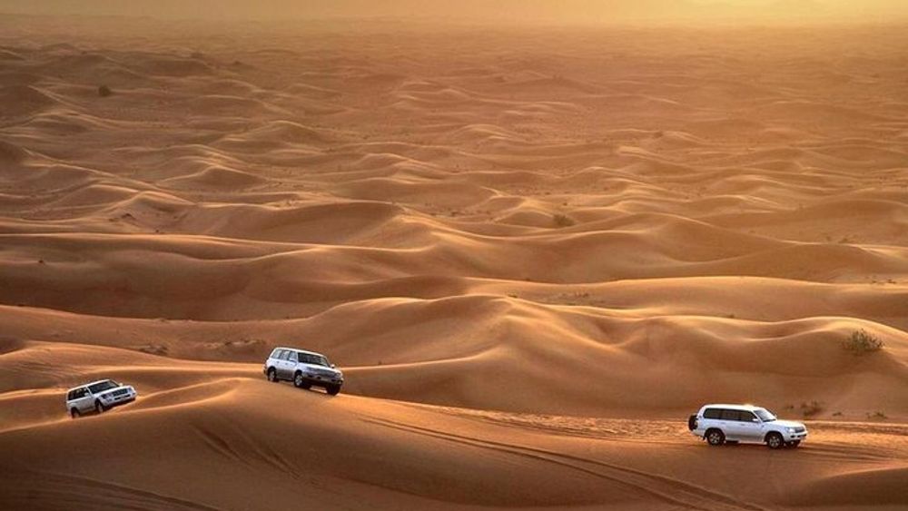 Dubai Red Dune Desert Safari and BBQ Dinner