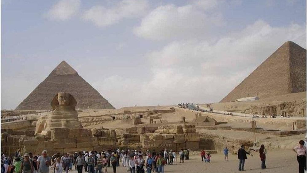 Private Tour: Pyramids of Giza Memphis Saqqara with Lunch